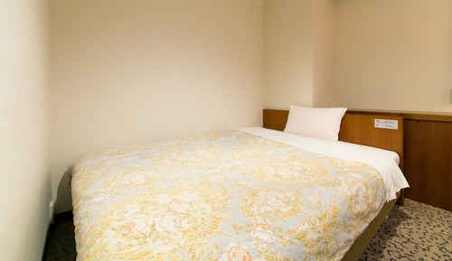 Semi Double Room, Smoking