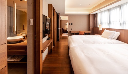 Twin Room, Non Smoking (Story)