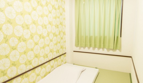 Japanese Style Single Room, No A/C and No Heater