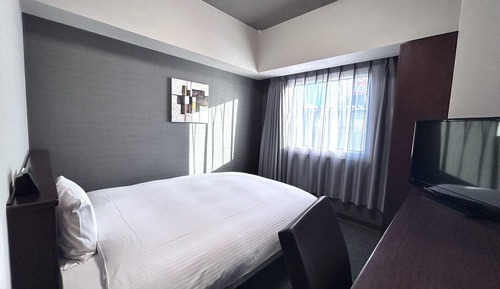 Single Room, Smoking