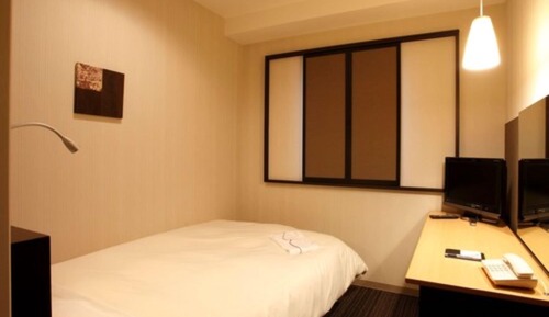 Single Room, Smoking