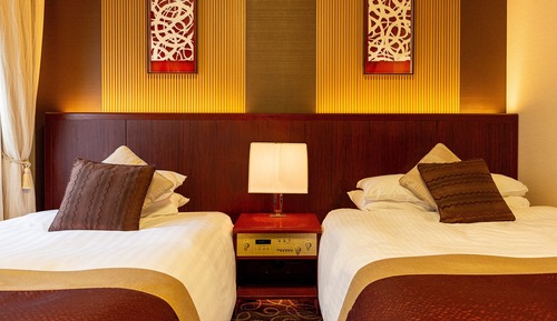Triple Room, Smoking