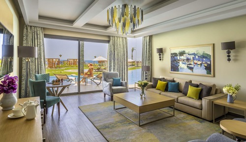 Lagoon Swim-up Suite