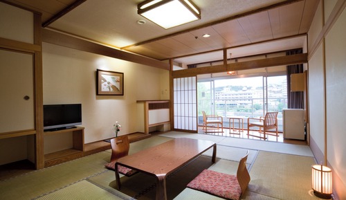 Japanese Style Room with Shared Bathroom	