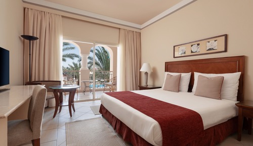 Superior Room, Pool View (Queen or Twin Bed)
