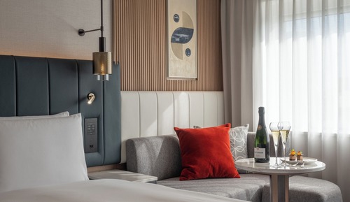 Premium Room, 2 Twin Beds, Accessible, City View (Club Lounge Access)