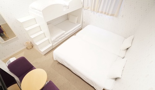 Family Room, Non Smoking (2 Double and 1 Bunk)