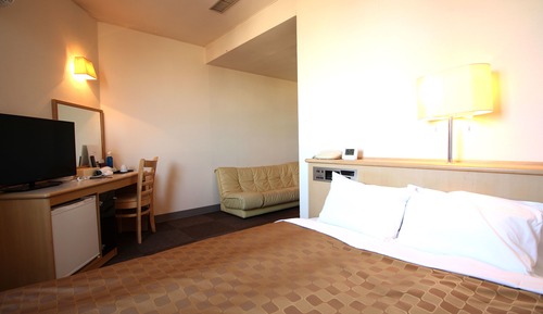 Double Room, Smoking