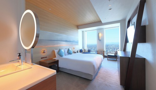 Top floor (36th floor) Superior King with Club Lounge Access Non Smoking