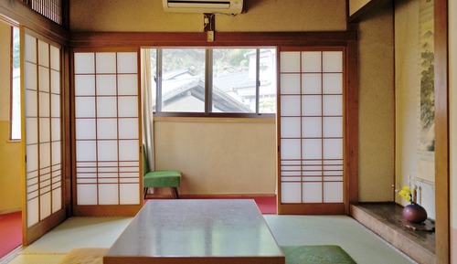 Japanese Style Room, Women Only