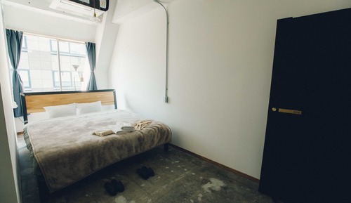 Large Queen Double Room
