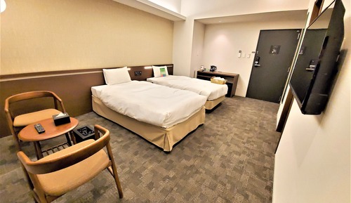 Top Floor Deluxe Room for 2-3 Guests, Non Smoking (separate bathroom)