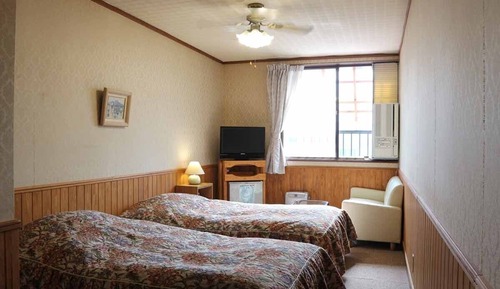Twin Room (No Bath and Toilet)