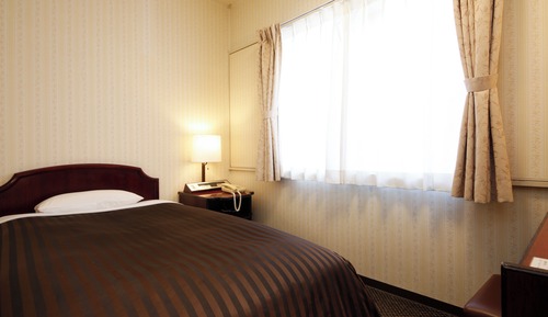 Single Room, Smoking