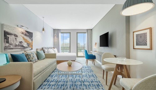 Studio Suite, 1 King Bed, Kitchen