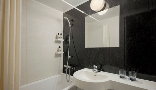 Room, 2 Twin Beds, City View