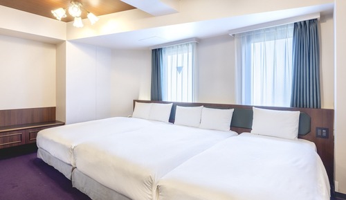 Triple Room, 3 Bedrooms, Non Smoking, Corner