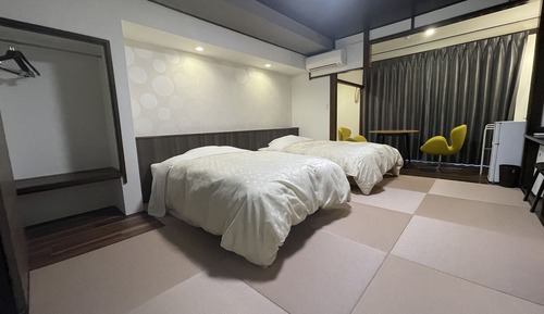 Standard Twin Room