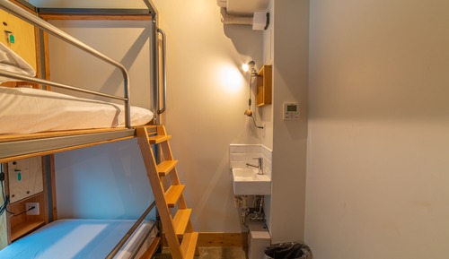 Spacious Private Twin Room with Bunk Bed