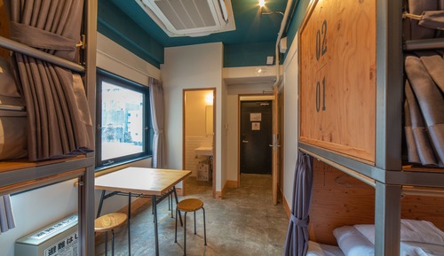 Female-only Dormitory for 6 People
