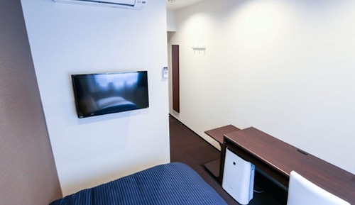 Single Room, Smoking