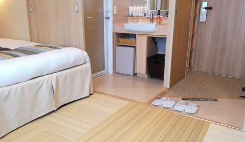 Twin Room (Type B)