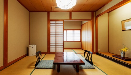 Traditional Room, Smoking