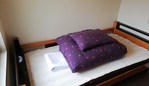 Basic Single Room, Non Smoking, Shared Bathroom