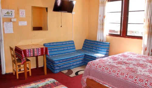 Habitacion Triple Economica con vista a la Calle