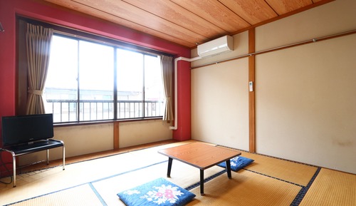 Economy Triple Room, Balcony