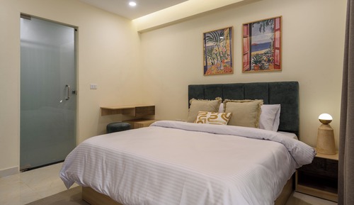 Double Room, 1 King Bed, Private Bathroom, Garden View