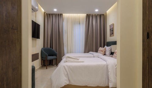 Double Room, 2 Twin Beds, Non Smoking, Private Bathroom