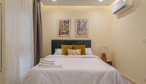 Double Room, 1 King Bed, Non Smoking, Private Bathroom