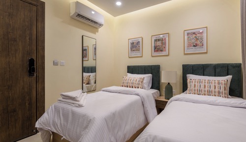 Double Room, 2 Twin Beds, Non Smoking, Private Bathroom