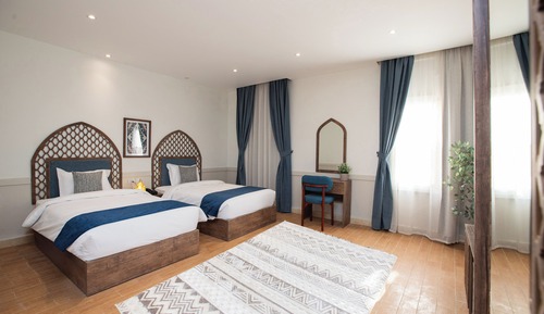 Standard Twin Room