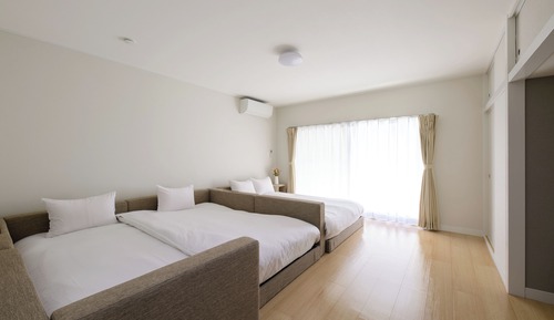 Basic Townhome, Balcony