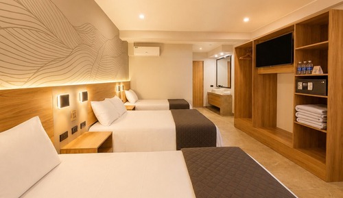 Deluxe Triple Room, Balcony, City View