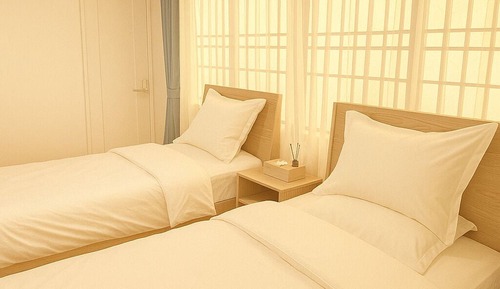 Twin Room (401)