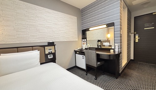 Single Room, Smoking