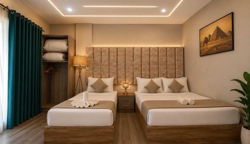King Room with Balcony with Pyramids View