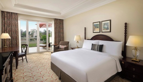 Deluxe Room, 1 King Bed, Garden View, Garden Area