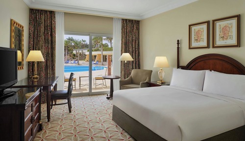 Room, 1 King Bed, Pool Access, Poolside