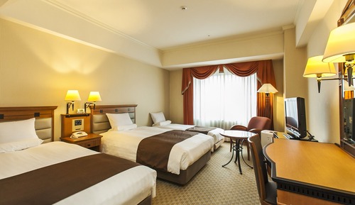 Triple Room, Smoking