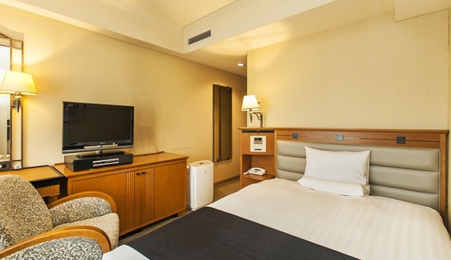 Single Room, Smoking
