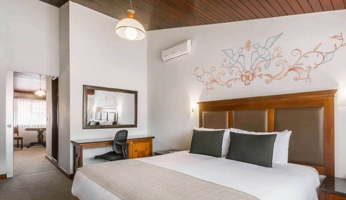 Superior Suite, 1 King Bed, Non Smoking