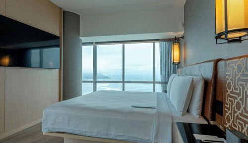 Suite, 1 King Bed