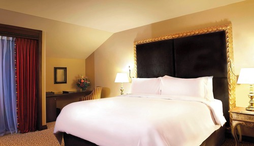 Suite, 1 King Bed