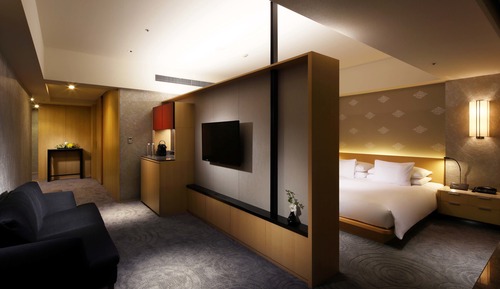 Junior Suite King, Non Smoking (Breakfast & Club Lounge Access Included)