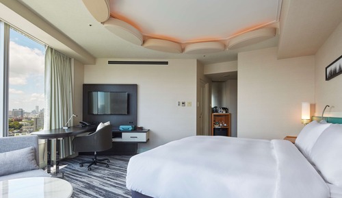 25F Smoking Floor, Panoramic Corner King Room