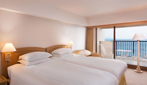 Superior Twin South Tower (2-8th floor) Non-Smoking 36sqm Ocean View